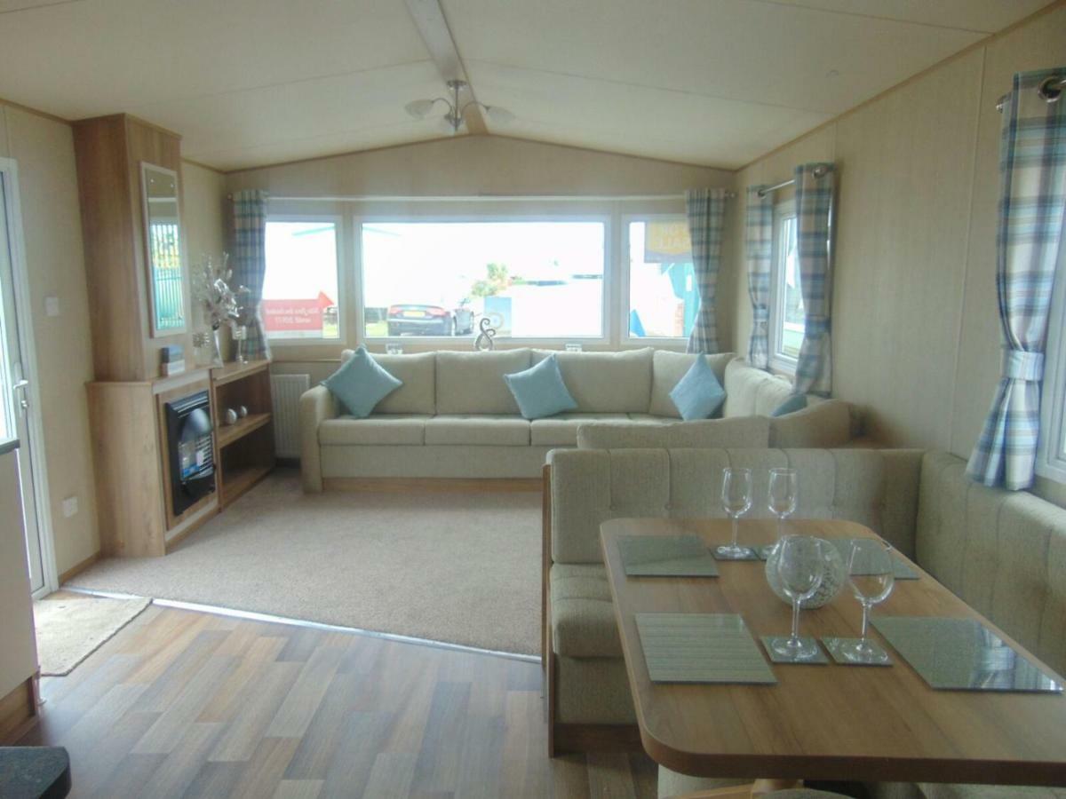 Private Caravan On Golden Sands Holiday Park, North Wales Kinmel Bay Экстерьер фото