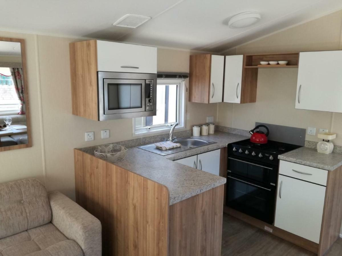 Private Caravan On Golden Sands Holiday Park, North Wales Kinmel Bay Экстерьер фото